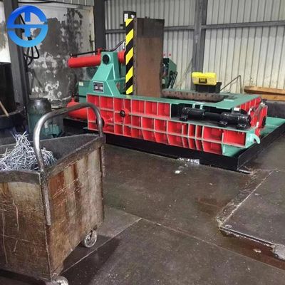 300*300mm Bale 130 사이즈 톤 압력 수력 금속 베일러